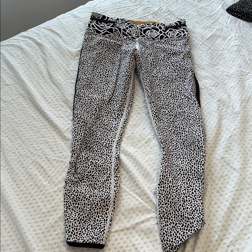 Lululemon Athletica Black and White Leopard Print Leggings